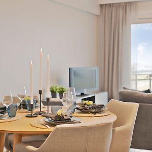 Huswell - Stunning Sea-View Apartment
